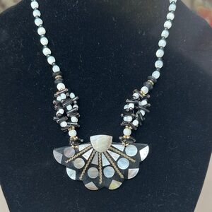 Vintage Lee Sands Mother-of-Pearl Fan Pendant Necklace in Black and Whiteo